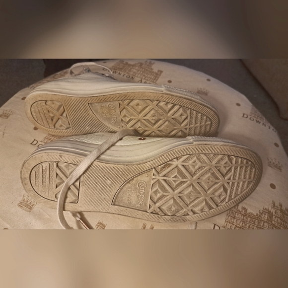 Converse Chuck Taylor's. White with Gold Tone Hardware. w 9 1\2 m 7 1\2 - Picture 3 of 15